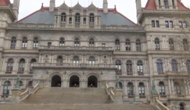 New York Budget Deadline Missed as Lawmakers Extend Funding Through April 7 | Local