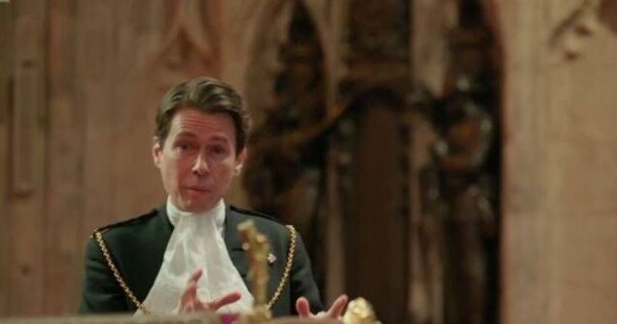 Antiques Roadshow expert moved by late Queen's 'priceless' items | TV & Radio | Showbiz & TV