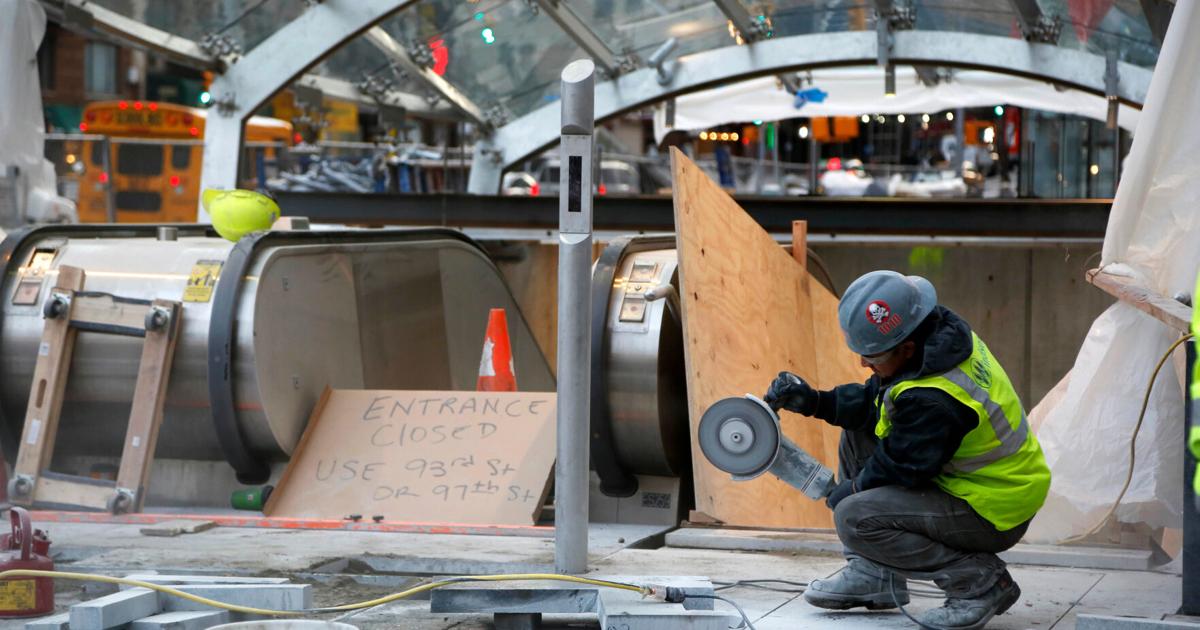 Trump administration restores funding to Manhattan subway project after NY sues | National News