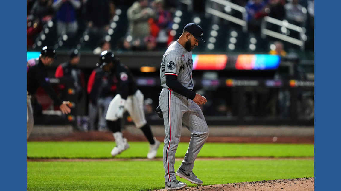 Instead of booing, fans of slumping Mets mostly stay home on chilly night in Queens