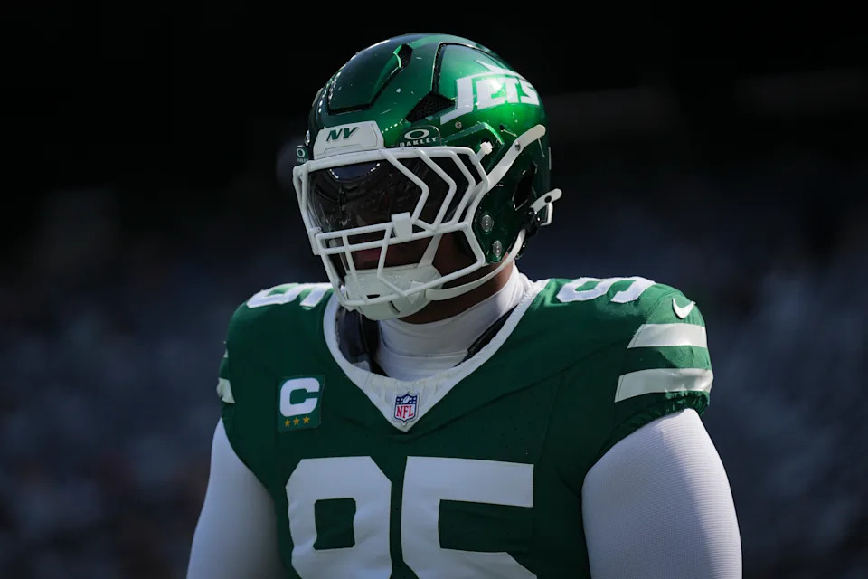 New York Jets defensive lineman Quinnen Williams warms up before a game against the Carolina Panthers at MetLife Stadium.