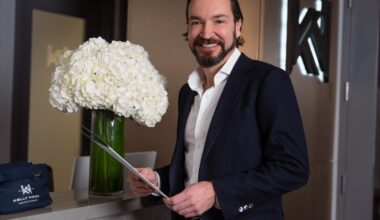 Manhasset eye surgeon on training future doctors, favorite local spots and why it’s never too late for clear vision