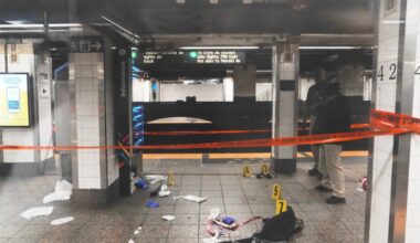 Cops shoot man after 3 stabbed – NBC New York