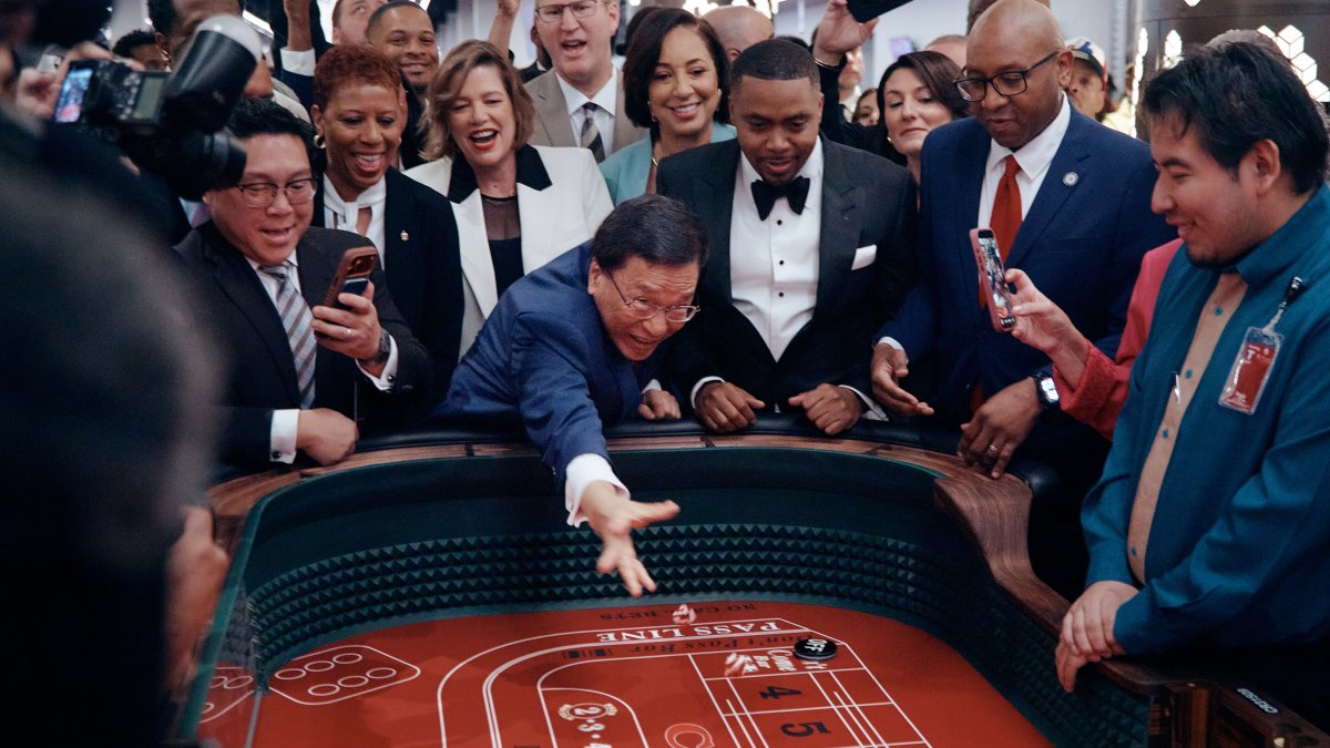 Resorts World opens NYC’s first full casino with live table games – NBC New York