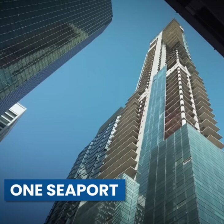 The One Seaport skyscraper in Manhattan is leaning 8 cm after savings on the foundation. Fortis is accused and glass panels are being removed. The building remains empty.