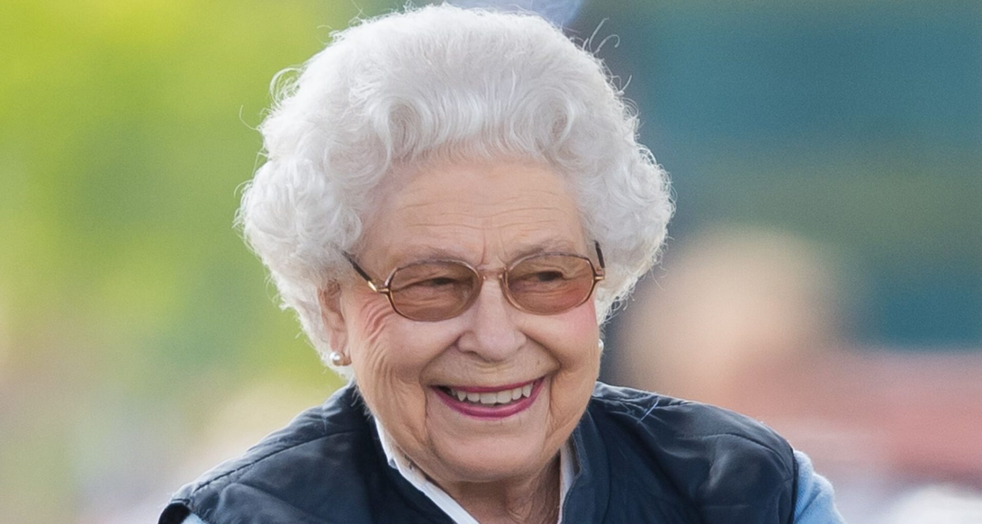 Queen Elizabeth "Loved" This Viral TikTok Trend 30 Years Ago