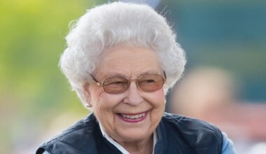 Queen Elizabeth "Loved" This Viral TikTok Trend 30 Years Ago