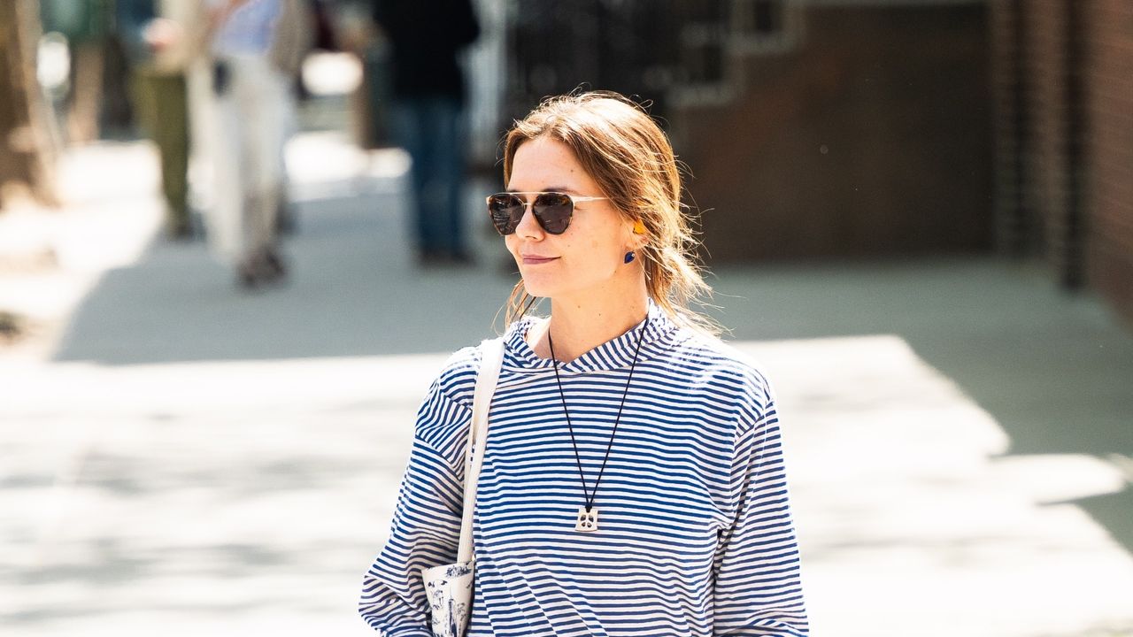 Katie Holmes Proposes a Very New York It-Bag for Spring