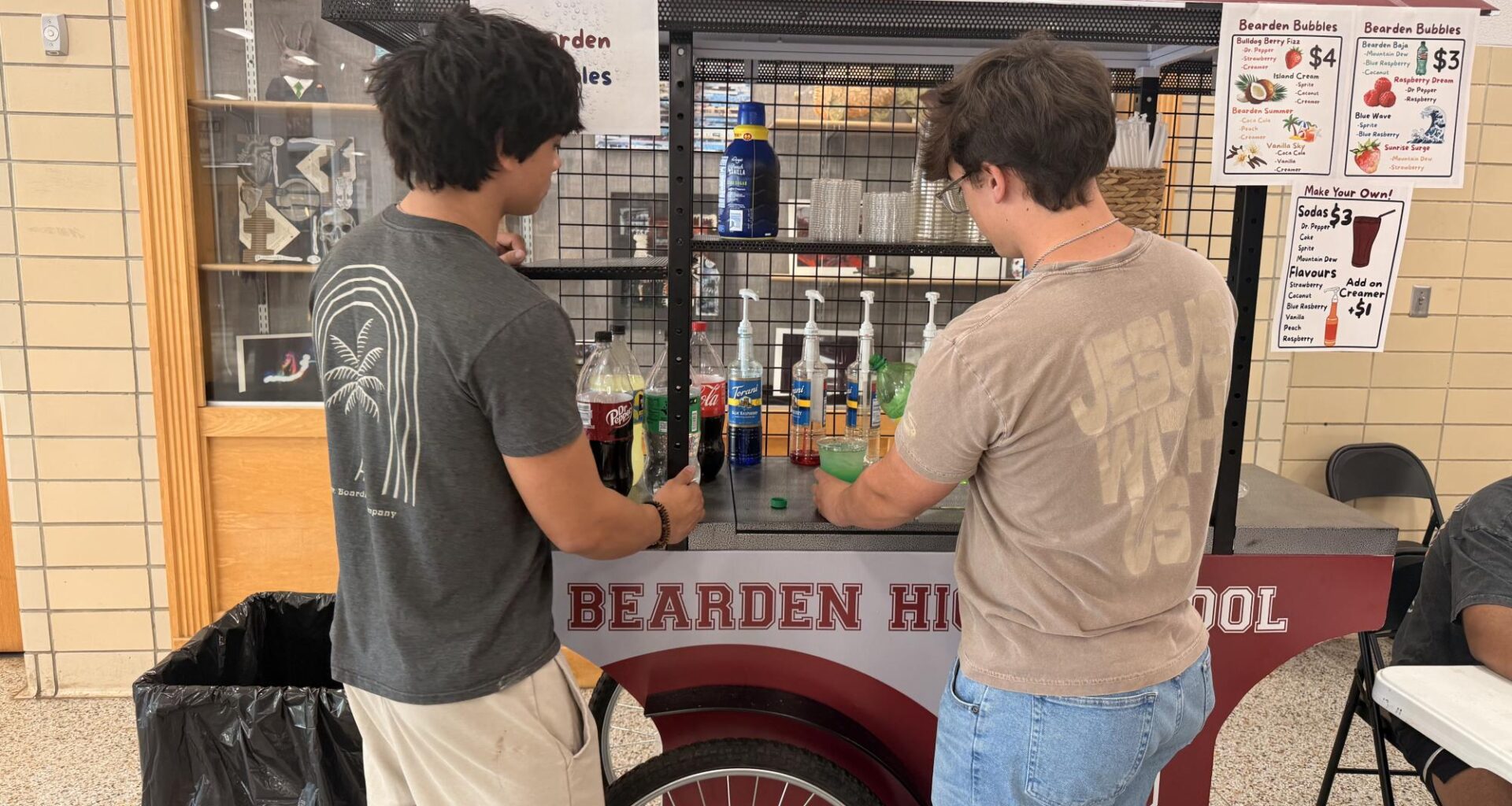 Virtual Enterprise opens soda stand during lunch to fundraise for NYC trip – The Bark