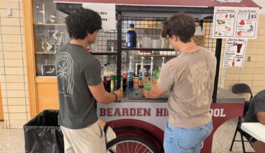 Virtual Enterprise opens soda stand during lunch to fundraise for NYC trip – The Bark