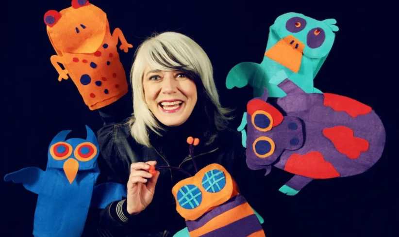 Esther Crowe and Puppets