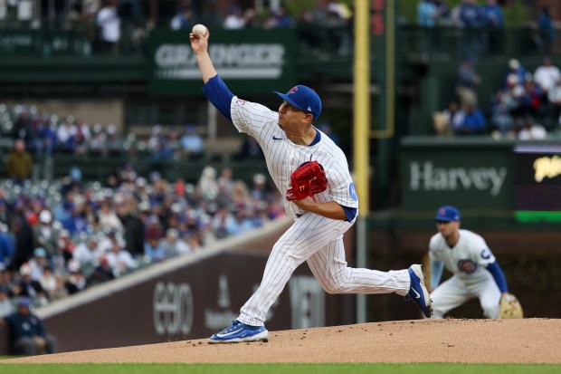 Cubs pitcher Javier Assad (72) pitches during the first inning against the Mets at Wrigley Field April 19, 2026, in Chicago. (Armando L. Sanchez/Chicago Tribune)