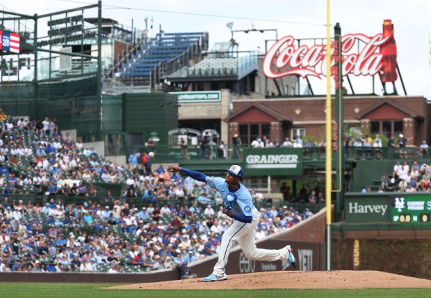 Chicago Cubs starting pitcher Edward Cabrera (30) delivers to the New York Mets in the first inning of a game at Wrigley Field in Chicago on April 17, 2026. (Chris Sweda/Chicago Tribune)