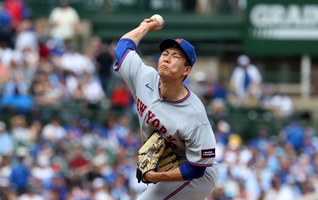 New York Mets starting pitcher Kodai Senga (34) delivers to the Chicago Cubs in the first inning of a game at Wrigley Field in Chicago on April 17, 2026. (Chris Sweda/Chicago Tribune)
