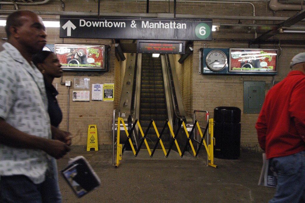 MTA operator bloodied in nasty scrap with sleeping Bronx straphanger: cops