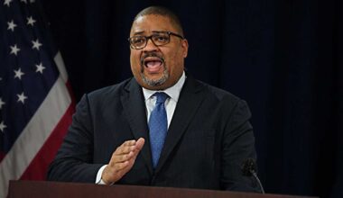 NYS corrections worker and felon boyfriend indicted for pimping out child