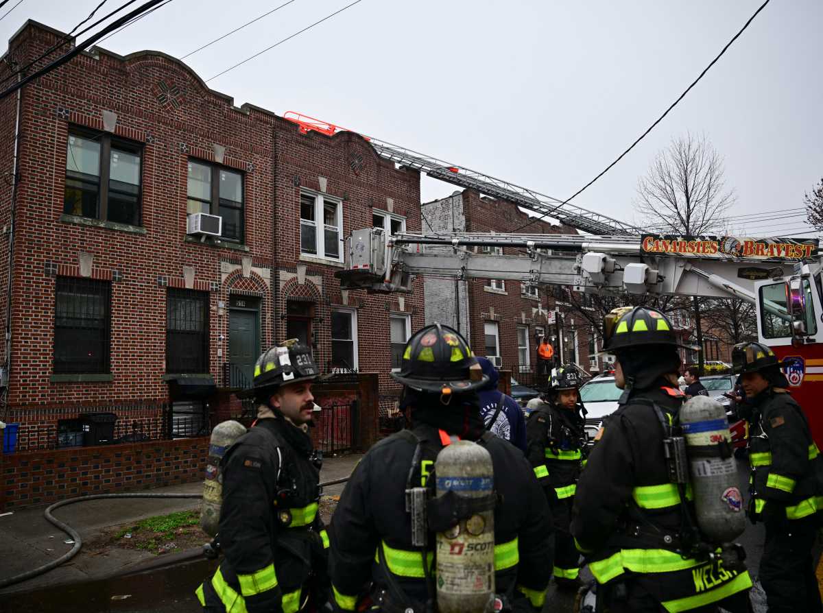 Dual early morning fires break out within minutes in East New York, FDNY responds • Brooklyn Paper