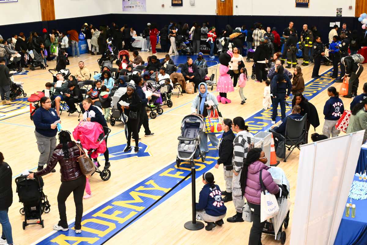 Senator Comrie hosts fifth annual Community Baby Shower in Jamaica – QNS