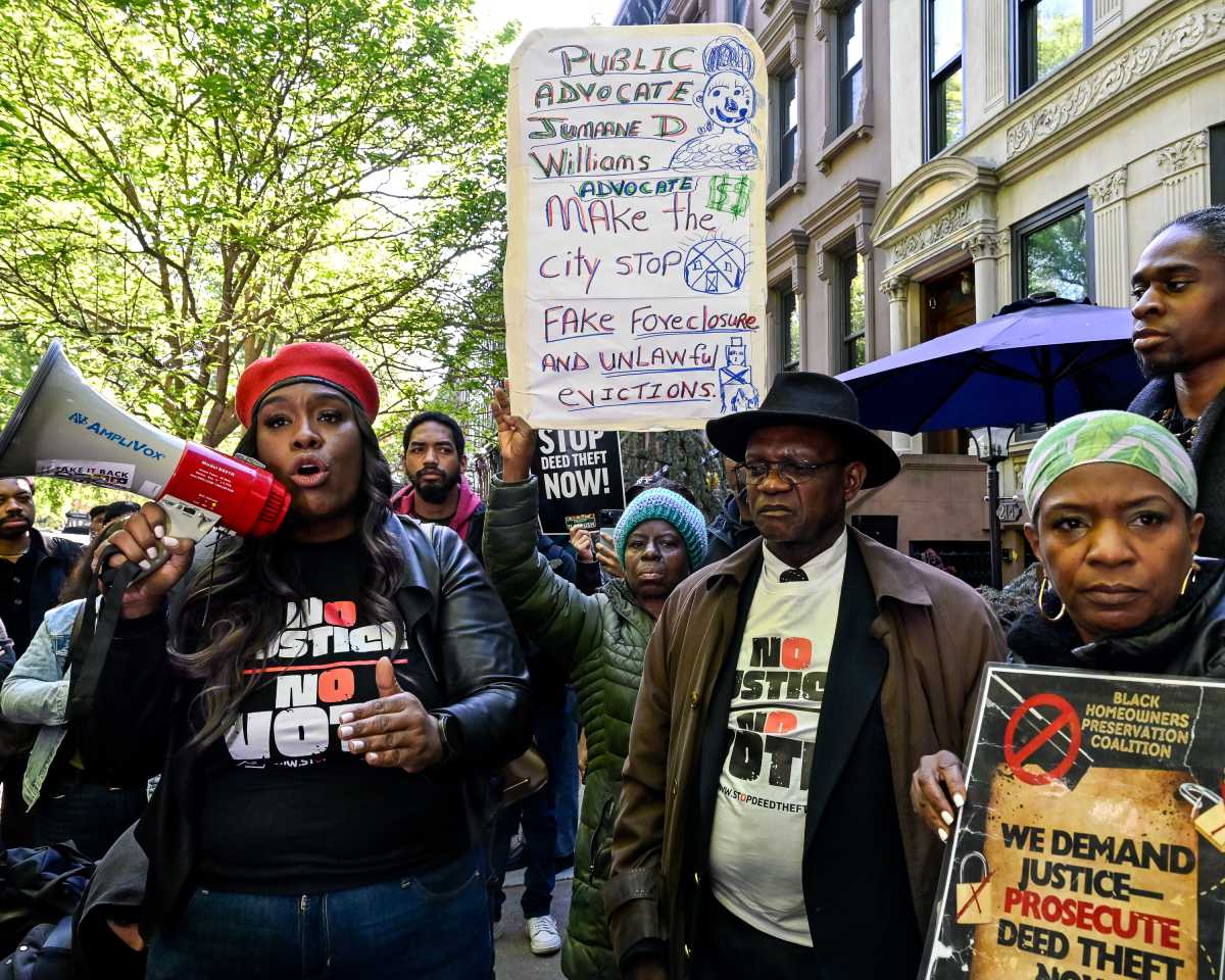 Bed-Stuy eviction fight continues as homeowner and activists allege deed theft, court misconduct • Brooklyn Paper