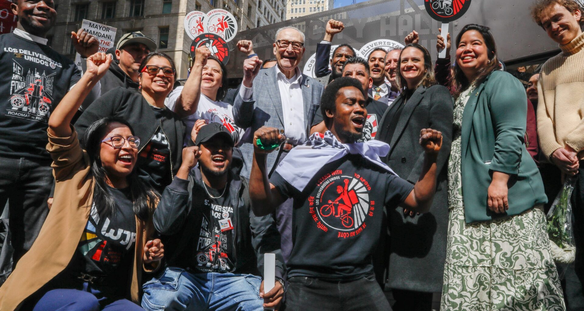 Schumer Thanks Mamdani as Deliverista Hub Finally Opens