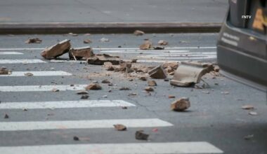 Chunks of façade fall from Manhattan high-rise onto cars, street – NBC New York
