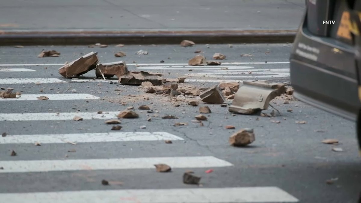 Chunks of façade fall from Manhattan high-rise onto cars, street – NBC New York