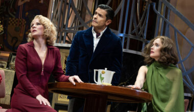 Get a 1st Look at Rose Byrne, Kelli O'Hara in Fallen Angels On Broadway