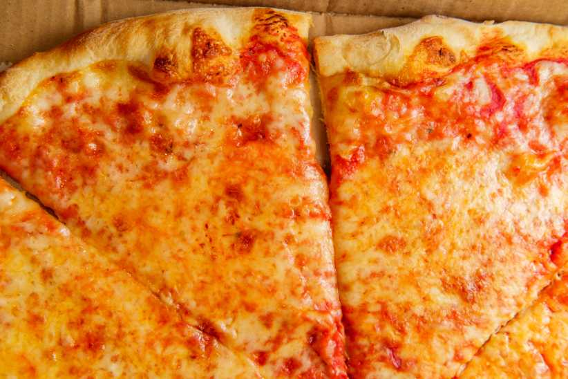 New York style plain slice of cheese pizza, 15 Best Pizza Spots in NYC Locals Actually Love (All 5 Boroughs)