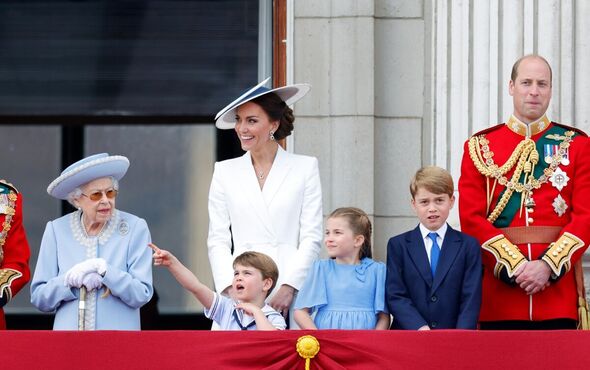 Queen Elizabeh on the balcony