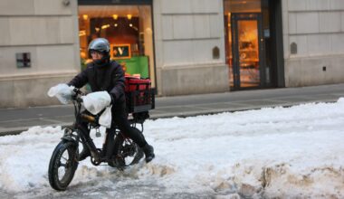 New York City unveils its first rest stop for delivery workers