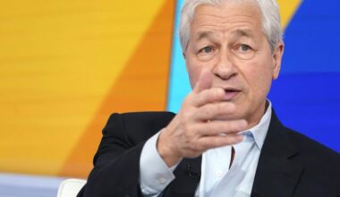 Jamie Dimon warned of mass business exodus from NY. Data shows talent choosing Manhattan over Miami