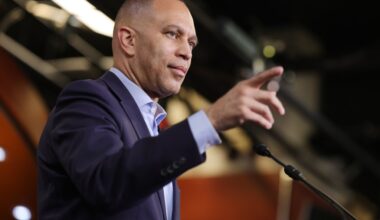 Rep. Hakeem Jeffries seizes edge in House fight with Virginia win
