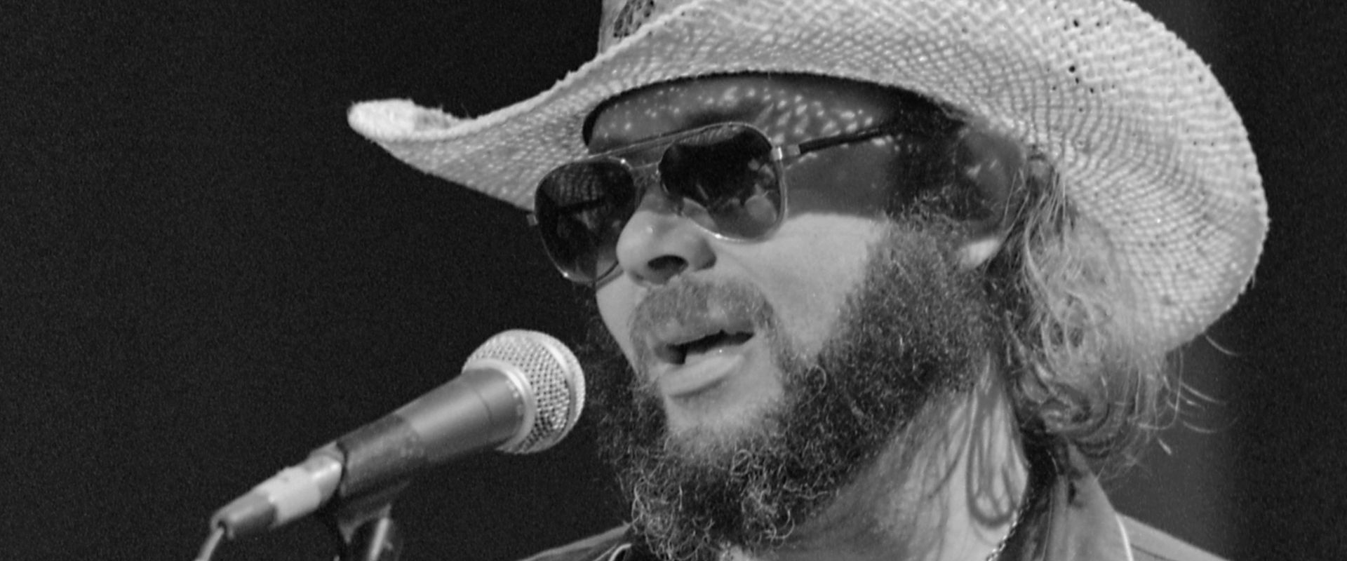 On the Charts This Day in 1981, Hank Williams Jr. Landed His Third No. 1 Single With This Tribute to the “Beauty Queens of El Paso”
