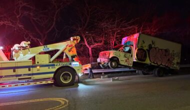 Tow operation clears illegally parked trucks from Throgs Neck Expressway service road – Bronx Times