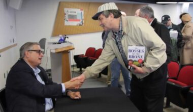 “Bosses of the Bronx” author Mike Vaccaro regales Yankees fans at SBU book signing – Olean Star