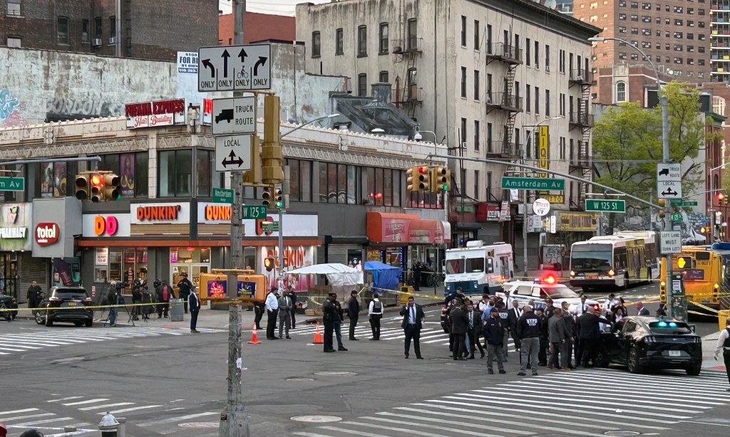 Cops shoot, wound gunman in Harlem after responding to shooting: NYPD