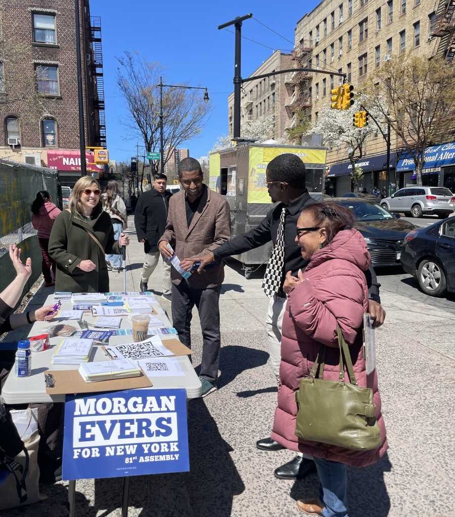 Community First Democrats host voter registration and outreach event in Kingsbridge – Bronx Times