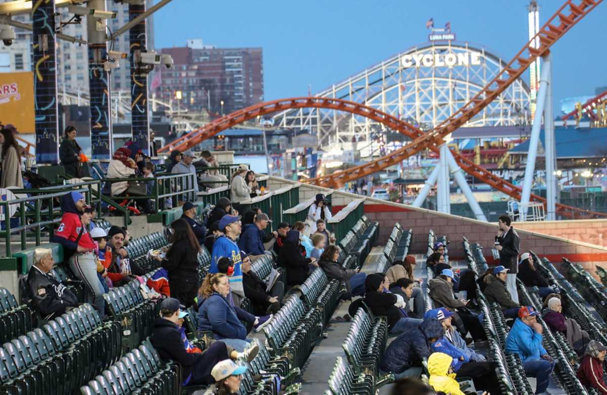 Brooklyn Cyclones 25th anniversary season kicks off with excited fans at Maimonides Park • Brooklyn Paper