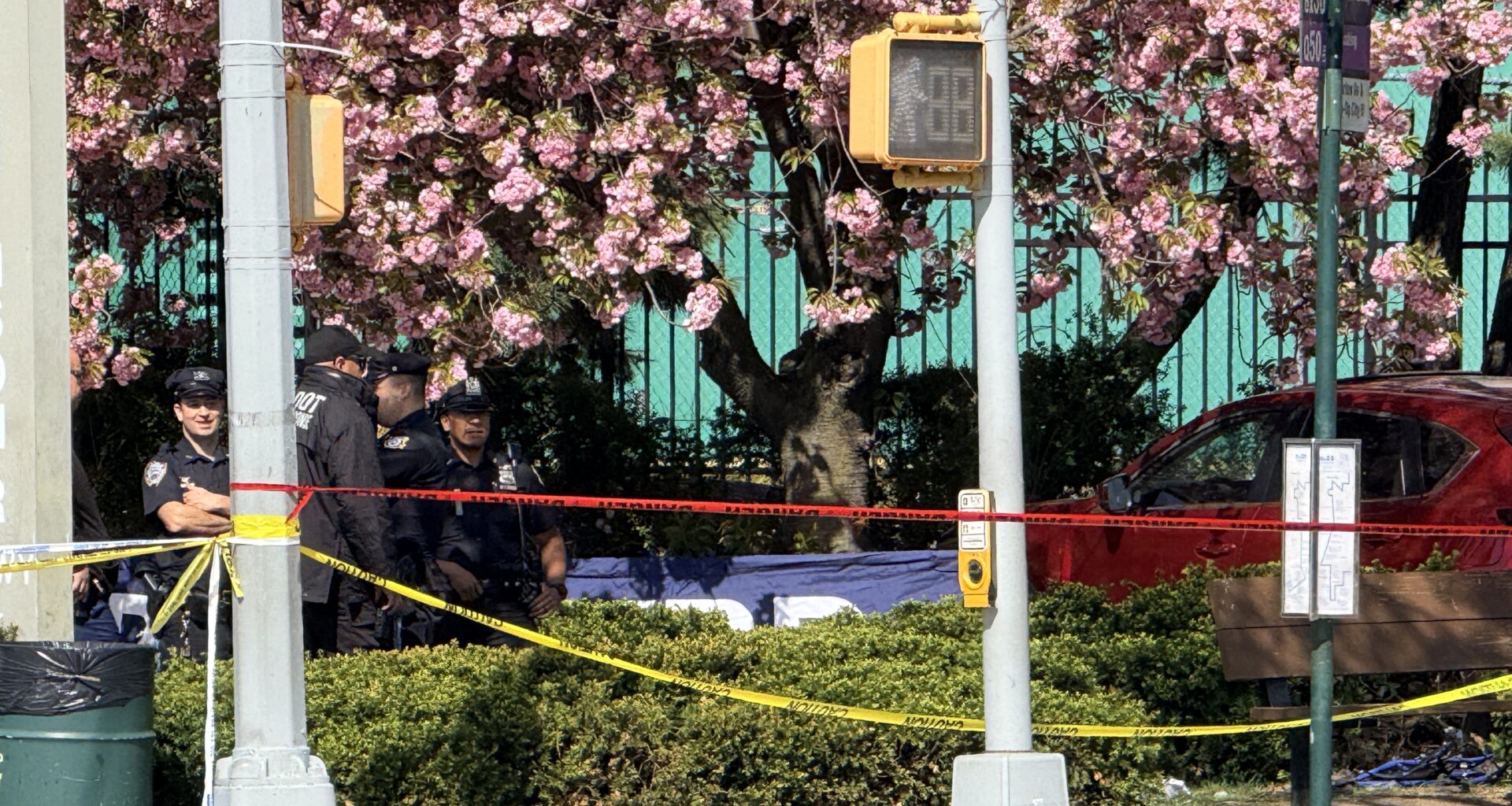 News 12 | Bronx | 1 Dead Another Injured In Co Op City Crash