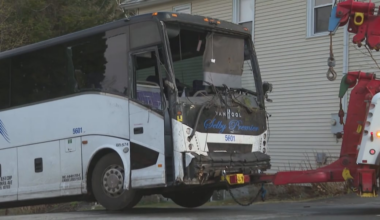 5 injured in tour bus crash in Lake George