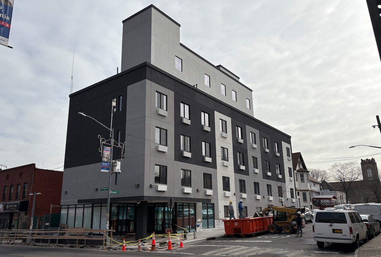 Hotel 109 Port Richmond Ave Friday, March 14, 2025