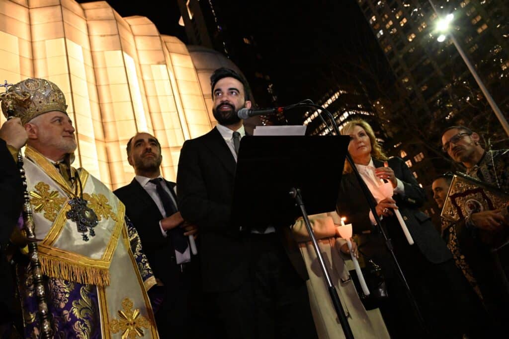 Elpidophoros and Mamdani