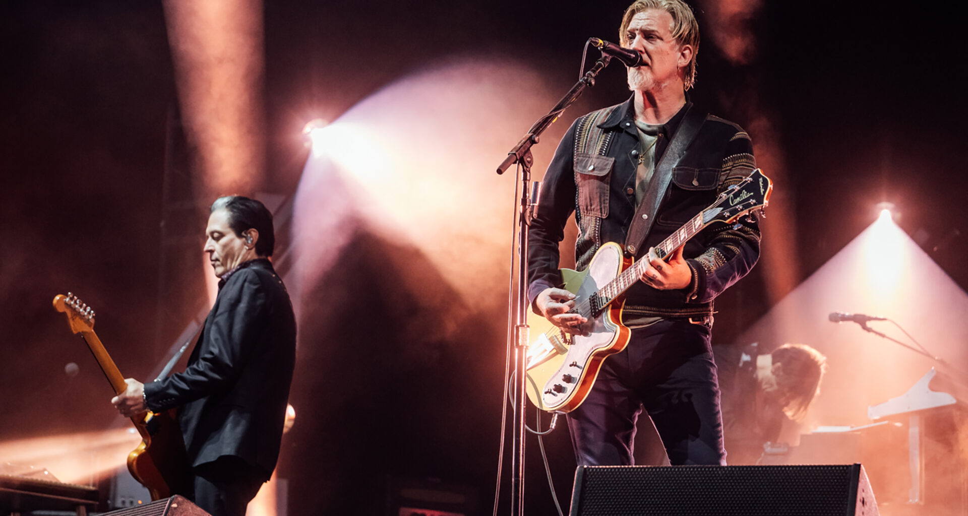 Watch Queens Of The Stone Age play with Nick Oliveri for first time since 2014