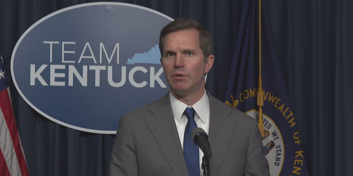 Gov. Beshear speaks with Rev. Al Sharpton at New York City convention