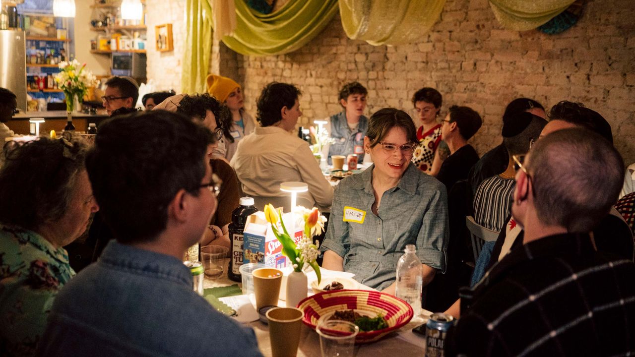 At the Trans+ Passover Seder in Brooklyn, an Evening of Queer Jewish Joy