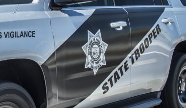 1 dead after wrong-way crash on US 60 near Queen Valley