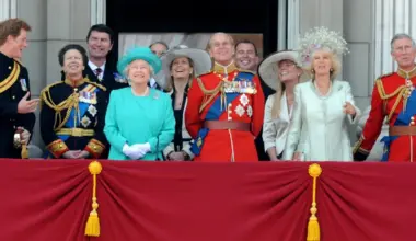 Queen Elizabeth's Friend Says Royals Are A 'Normal, Loving Family'