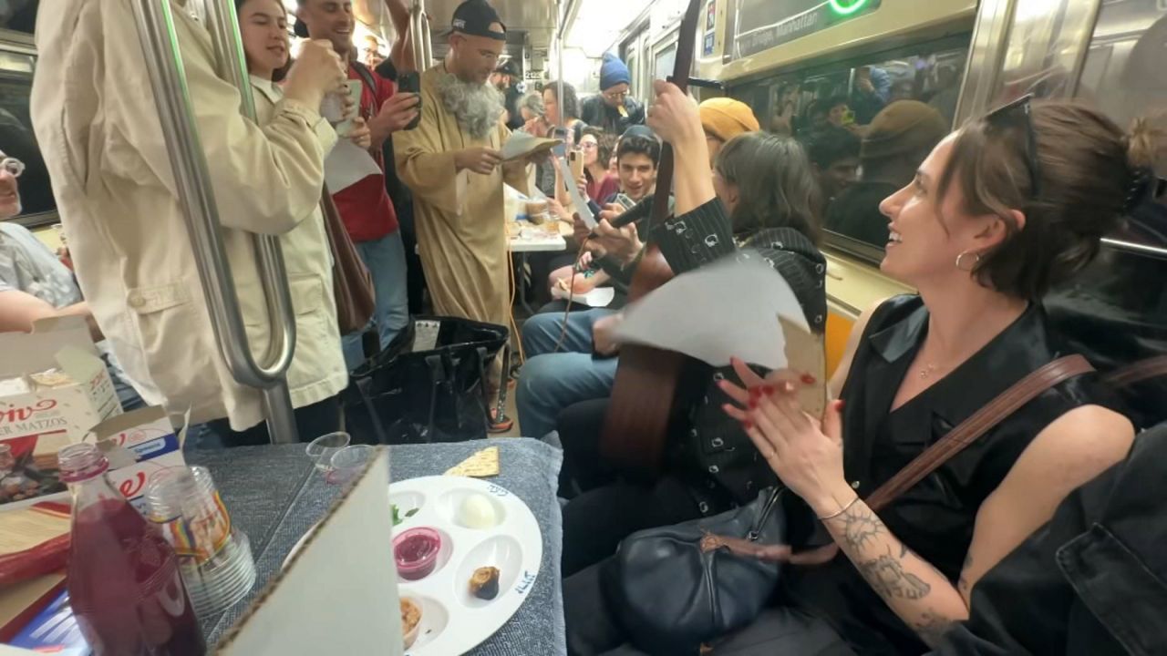 Subway seder brings tradition to New York City commute