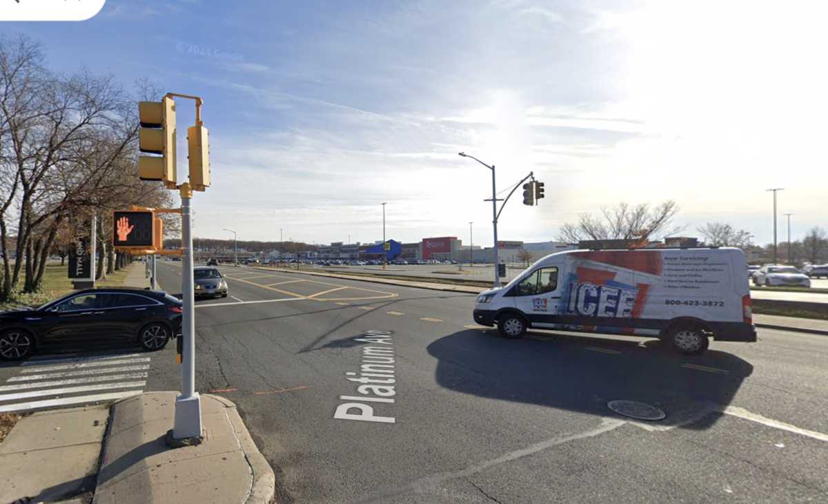 Early-morning Staten Island crash leaves pedestrian dead after being struck by SUV driver