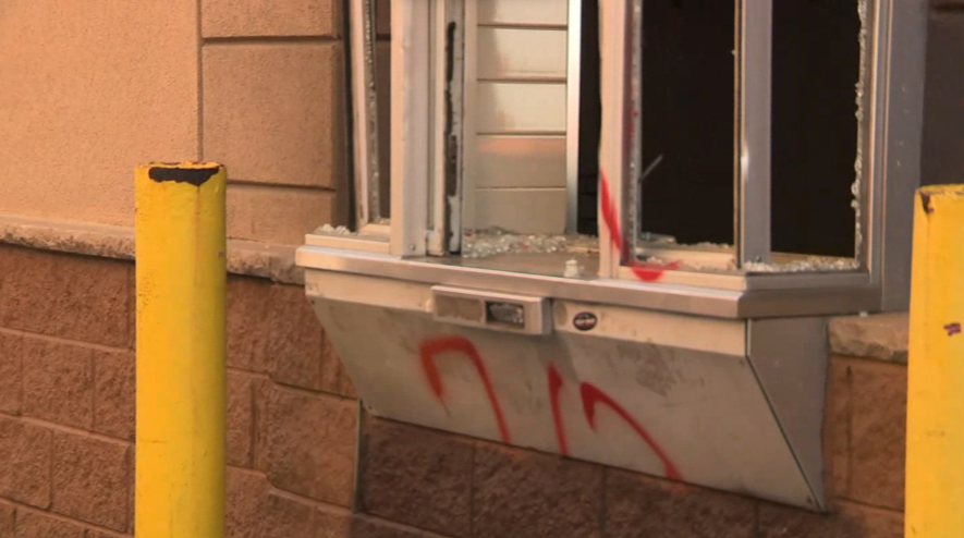 News 12 | Bronx | Residents Raise Concerns About Vacant Dunkin After Signs Of Damage Neglect